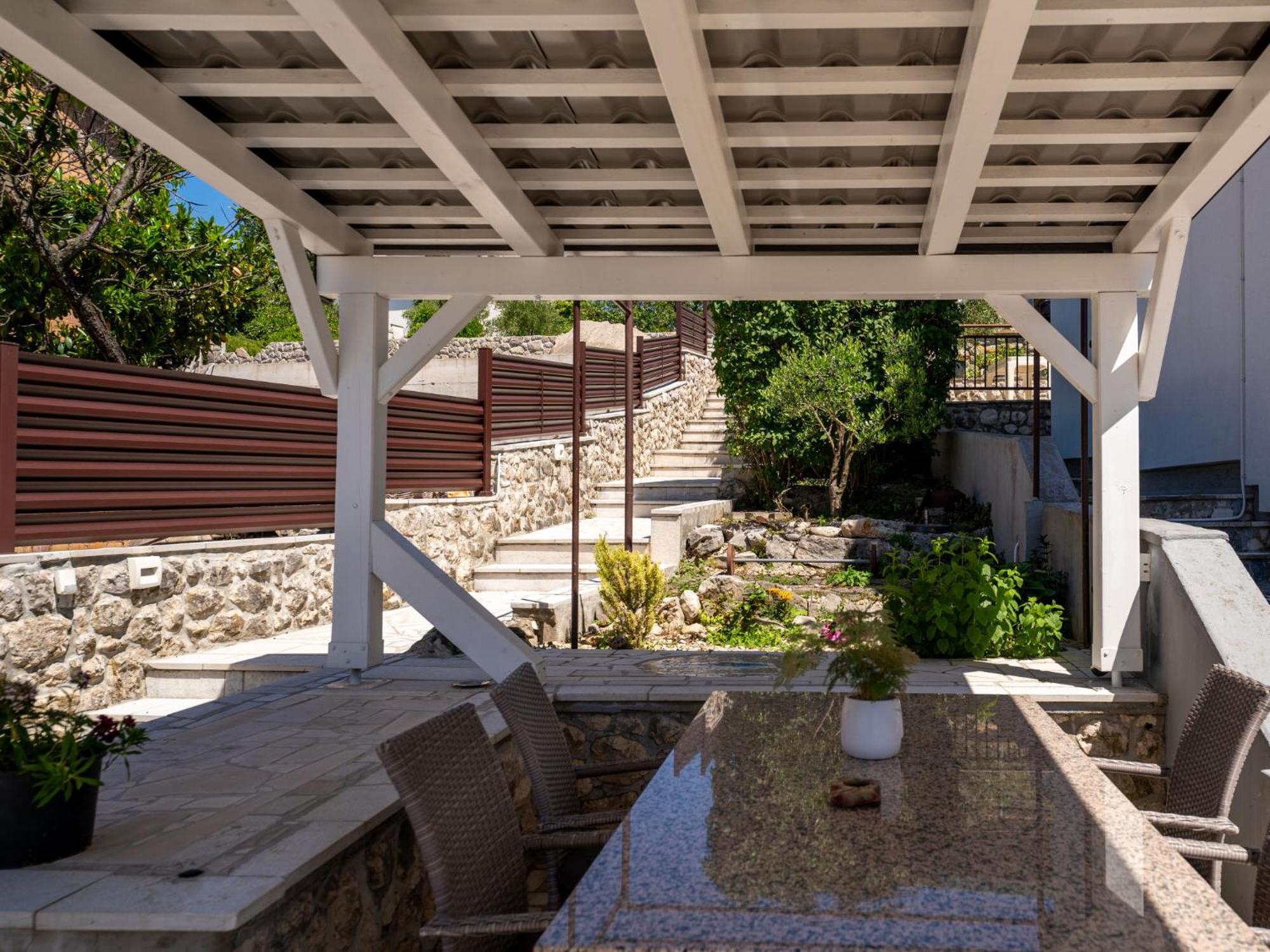 Apartment Albaneze Njivice Kültér fotó